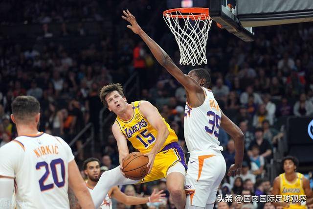 欧冠-莱万梅开二度奥尔莫破门 巴萨3-0布雷斯特