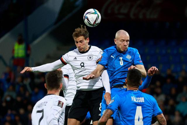 火箭险胜森林狼晋级淘汰赛 马刺力克爵士4连胜