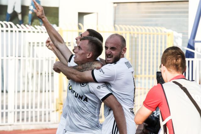 西甲-莱万哑火冈萨雷斯制胜 巴萨0-1莱加内斯